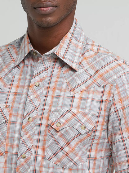 Men's Wrangler Retro® Short Sleeve Sawtooth Pocket Western Snap Shirt