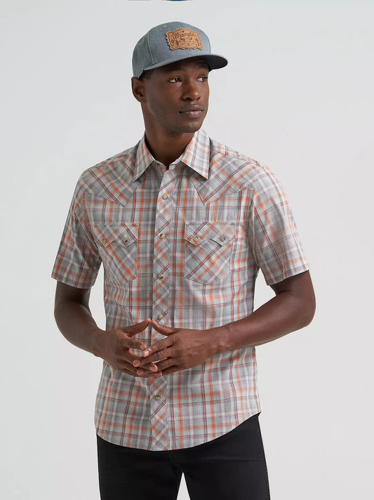 Men's Wrangler Retro® Short Sleeve Sawtooth Pocket Western Snap Shirt