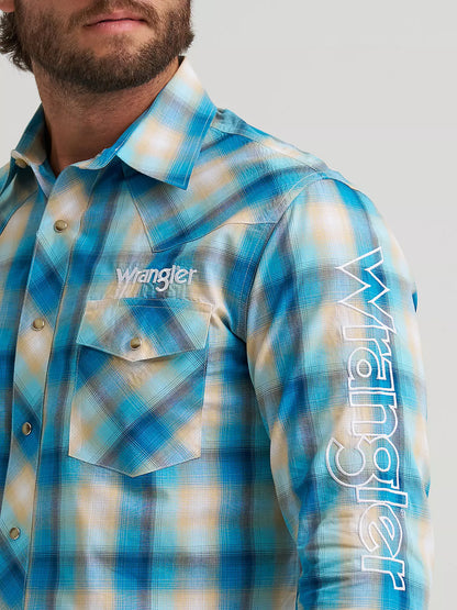 Men's Wrangler® Logo Long Sleeve Western Snap Shirt