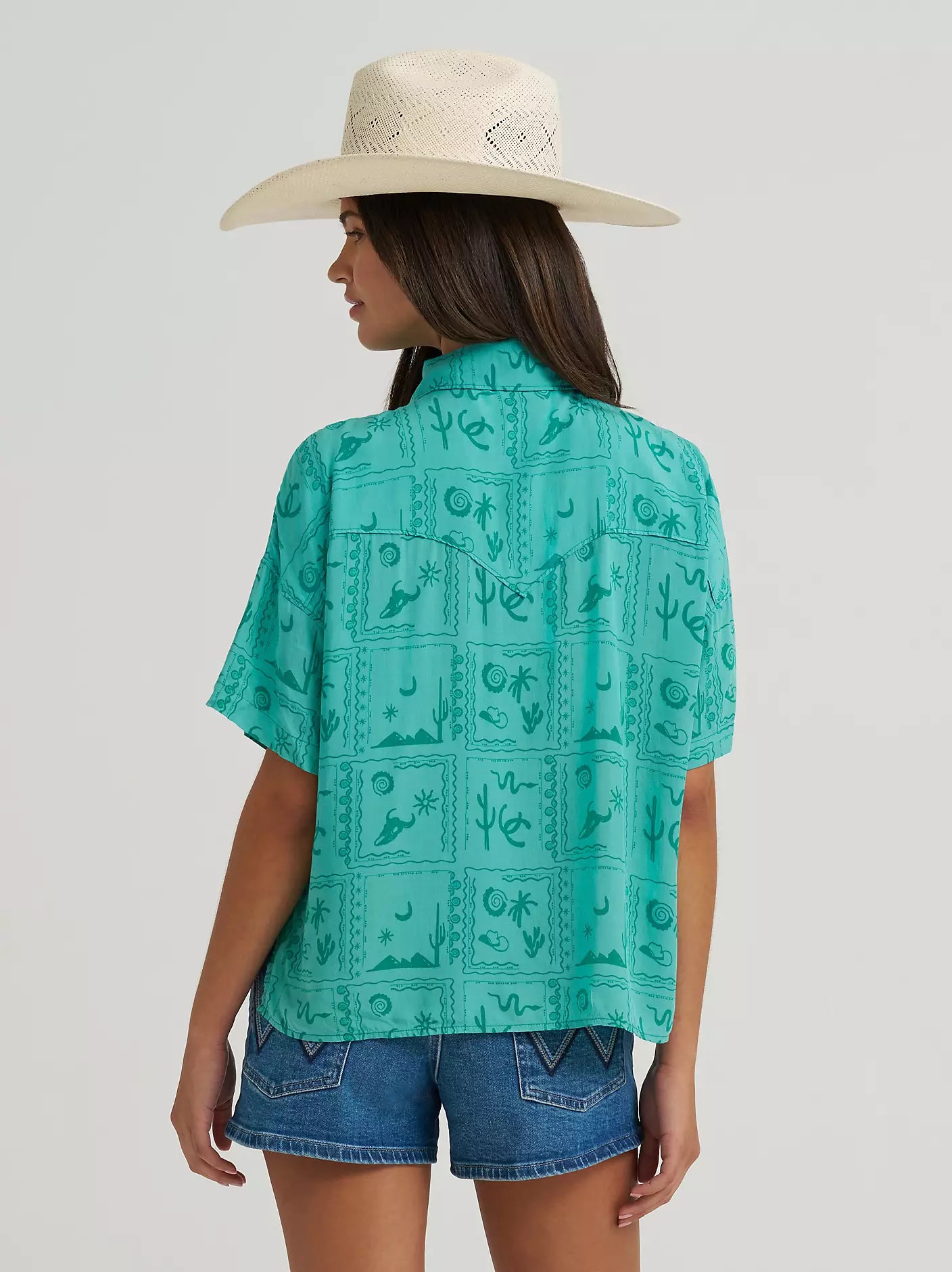 Women's Wrangler Retro® Cowgirl Camp Shirt