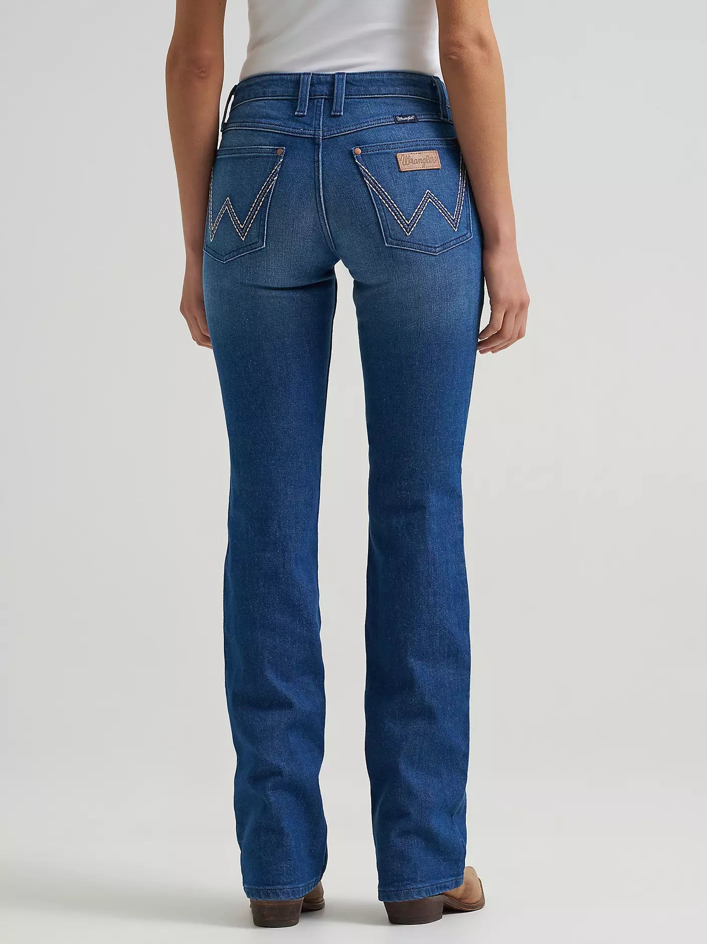 Women's Wrangler Retro® Mae Mid Rise Bootcut Jean