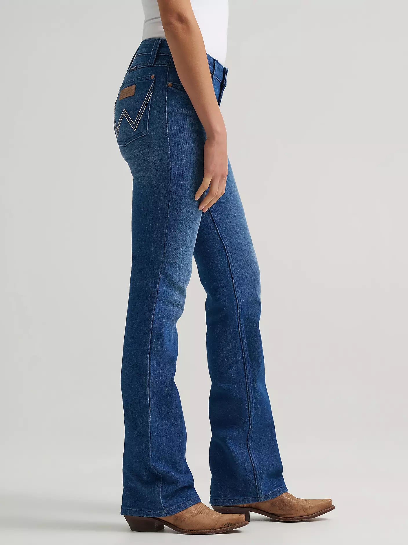 Women's Wrangler Retro® Mae Mid Rise Bootcut Jean