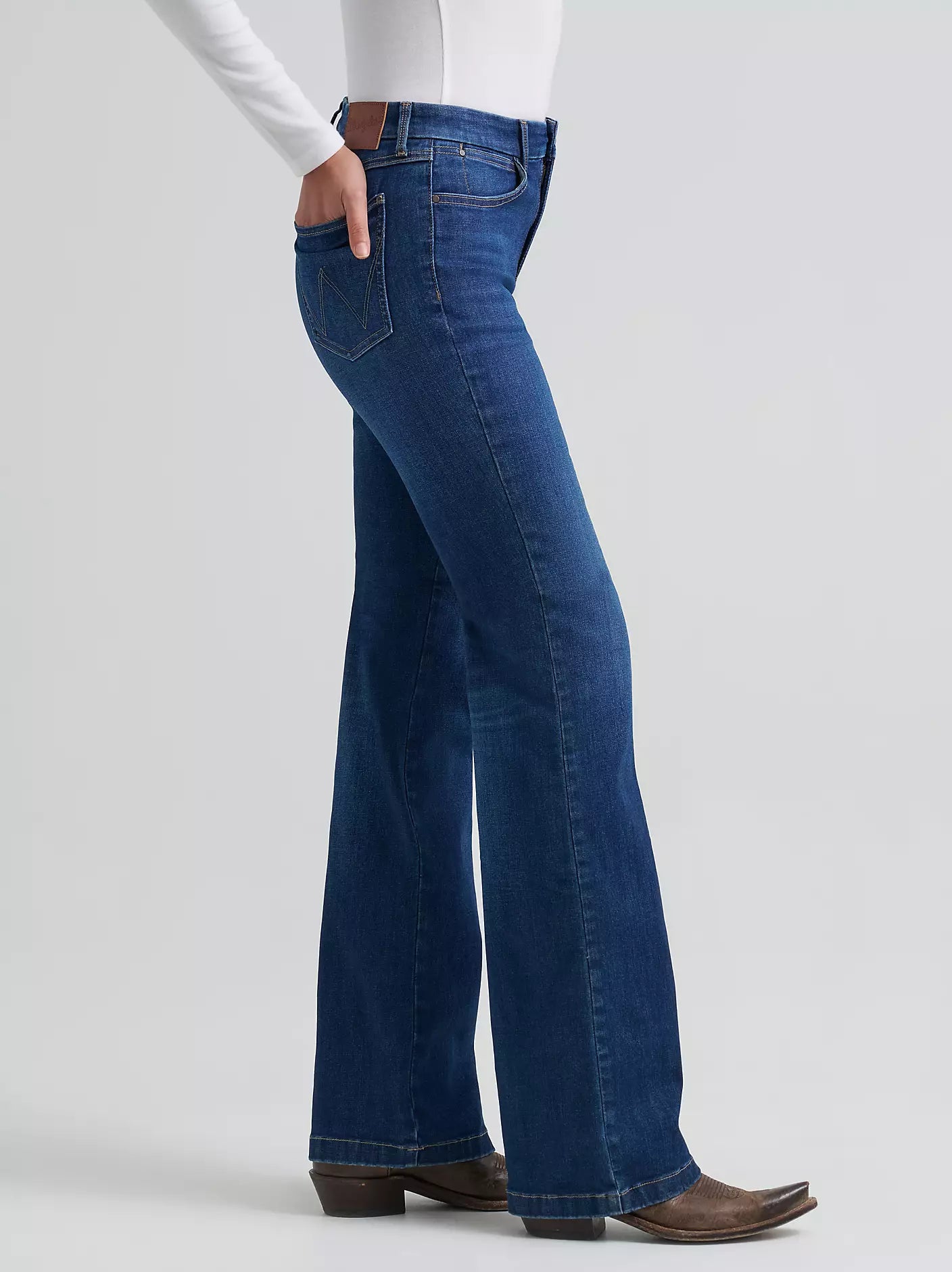 Women's Wrangler BESPOKE High Rise Bootcut Jean