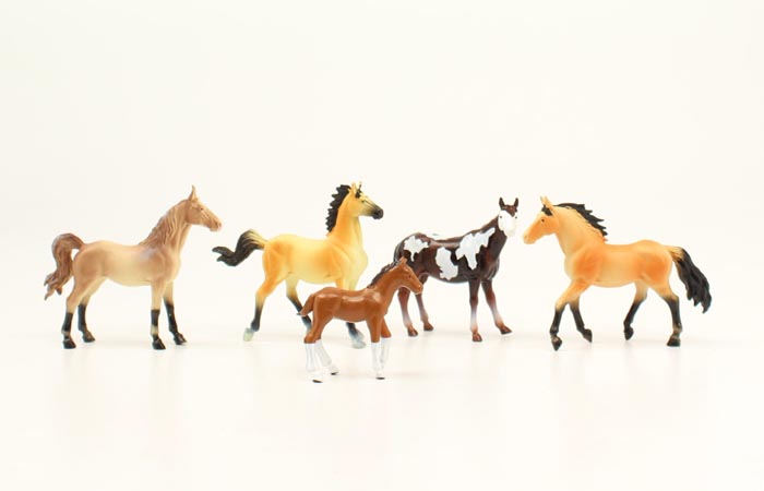 5 Horse Toy Set